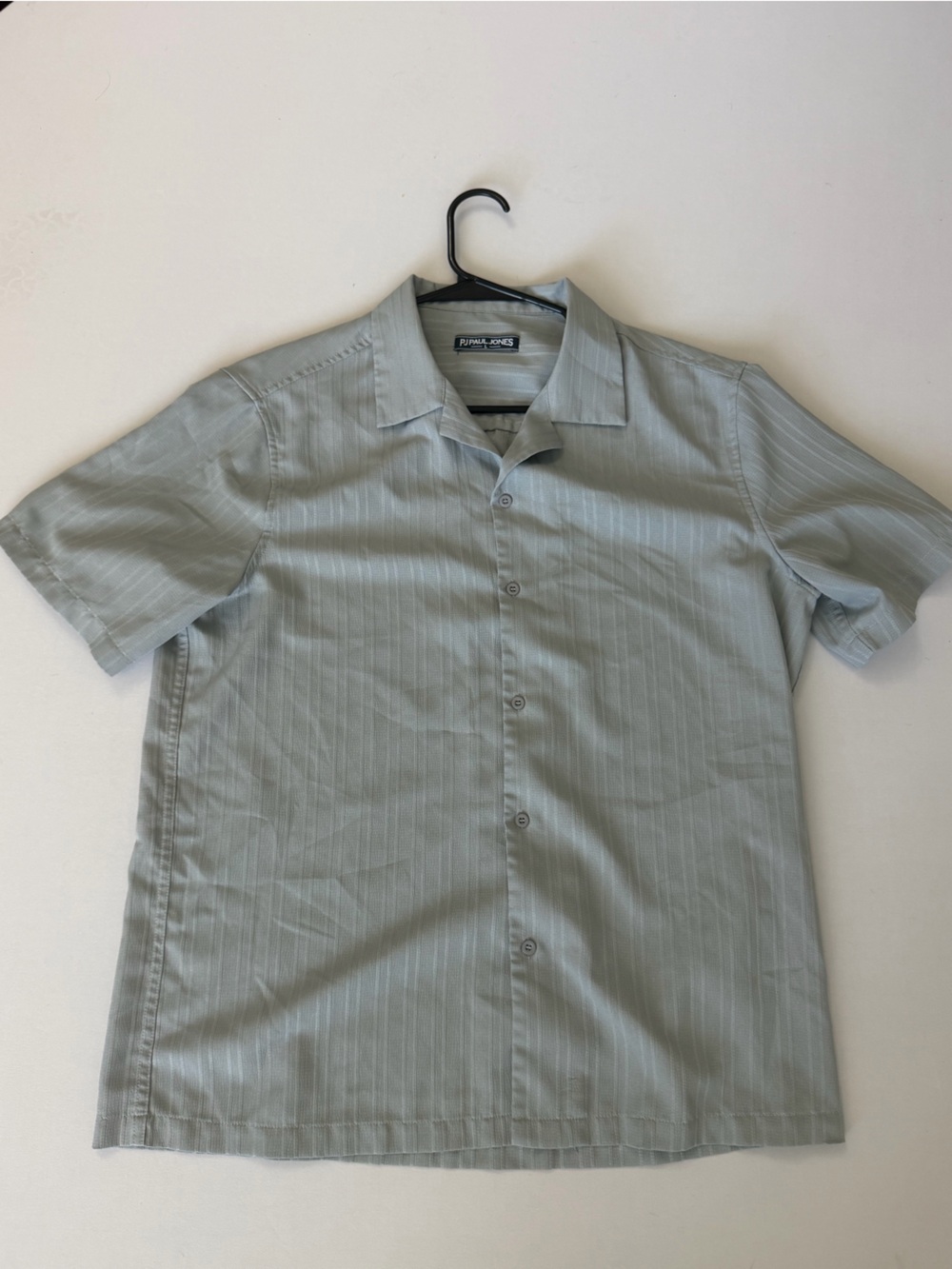 PJ Paul Jones Men’s Large Gray Striped Short Sleeve Button-Up Shirt